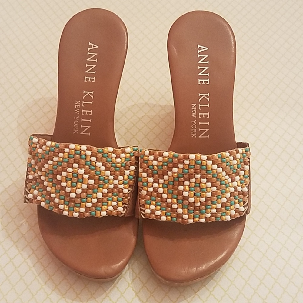 EUC Anne Klein Platform Wedge